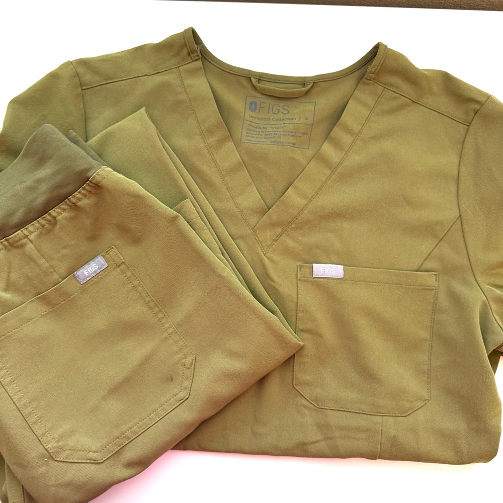 FIGS Olive Green Scrub Set | Size Small | Slim Fit | Yellow & Gray Tie